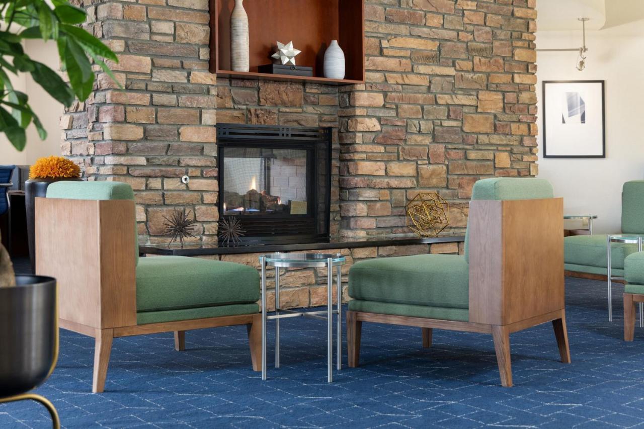Courtyard By Marriott Ontario Rancho Cucamonga Hotell Exteriör bild