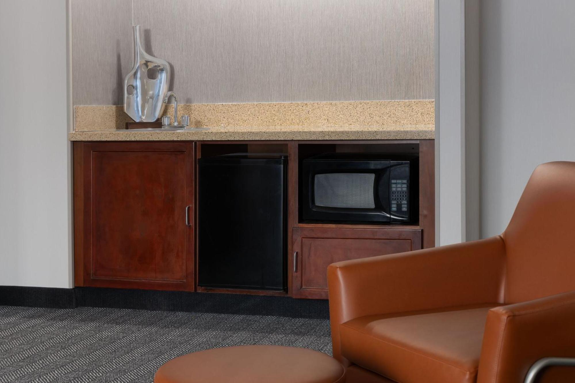 Courtyard By Marriott Ontario Rancho Cucamonga Hotell Exteriör bild