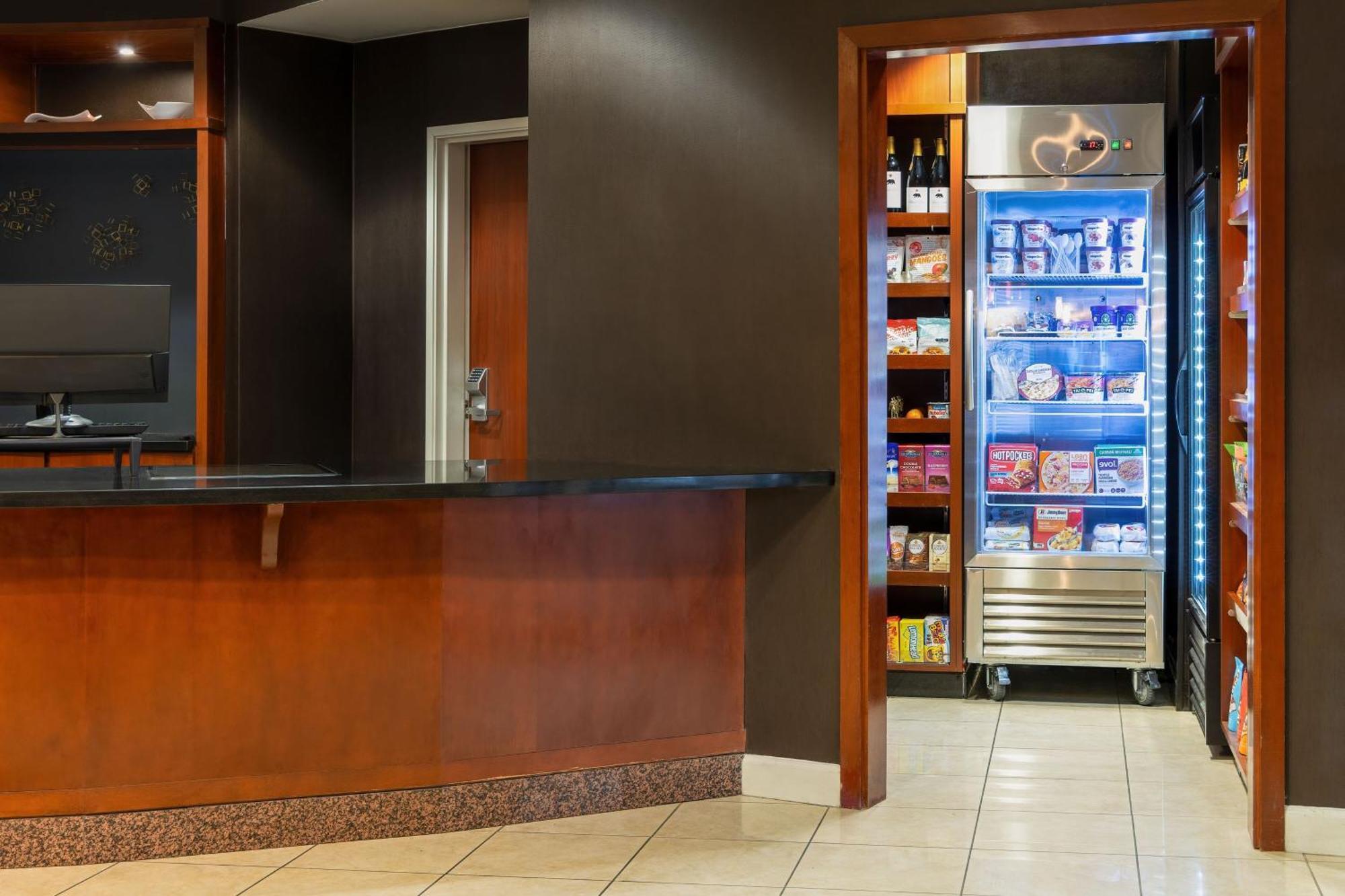 Courtyard By Marriott Ontario Rancho Cucamonga Hotell Exteriör bild