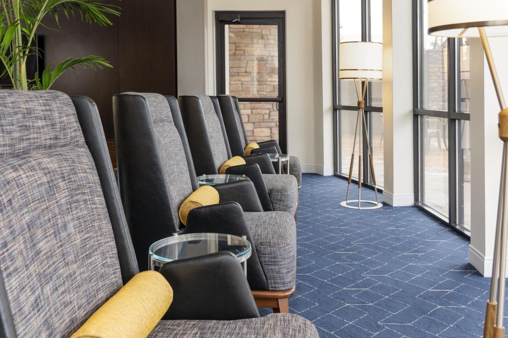 Courtyard By Marriott Ontario Rancho Cucamonga Hotell Exteriör bild