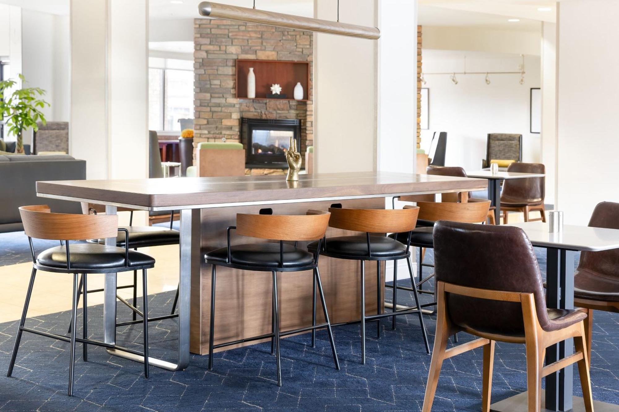 Courtyard By Marriott Ontario Rancho Cucamonga Hotell Exteriör bild