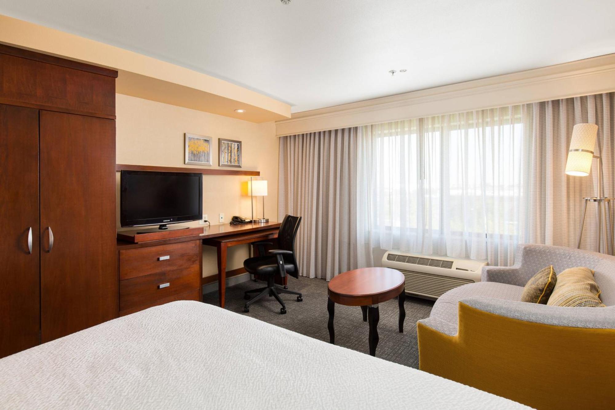 Courtyard By Marriott Ontario Rancho Cucamonga Hotell Exteriör bild