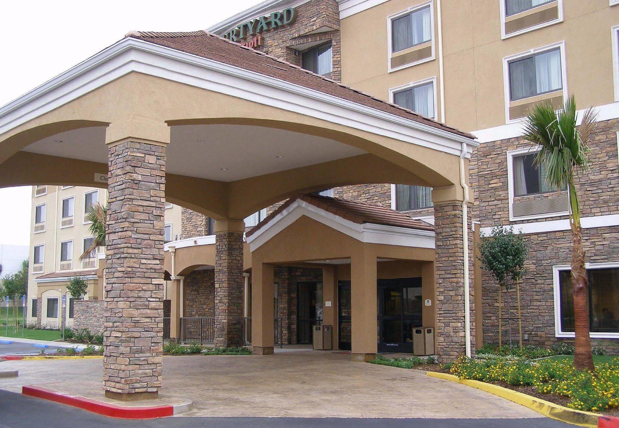 Courtyard By Marriott Ontario Rancho Cucamonga Hotell Exteriör bild